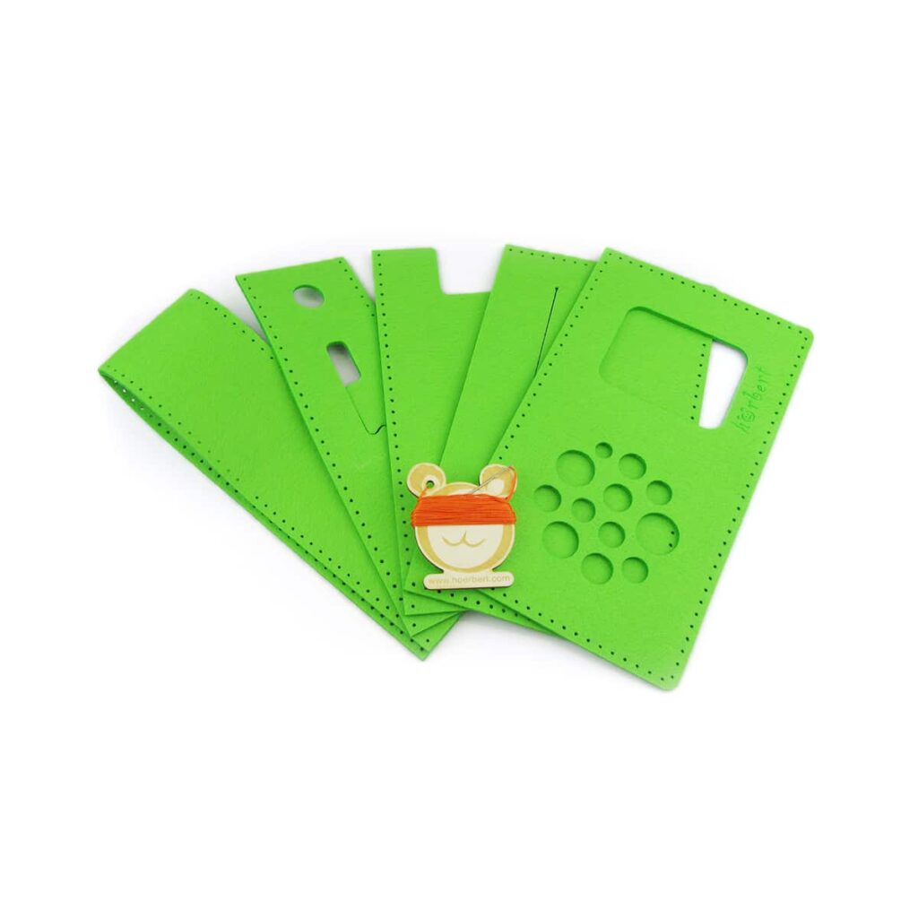 Filz, Nadel und Faden für eine grüne hörbert-Filztasche