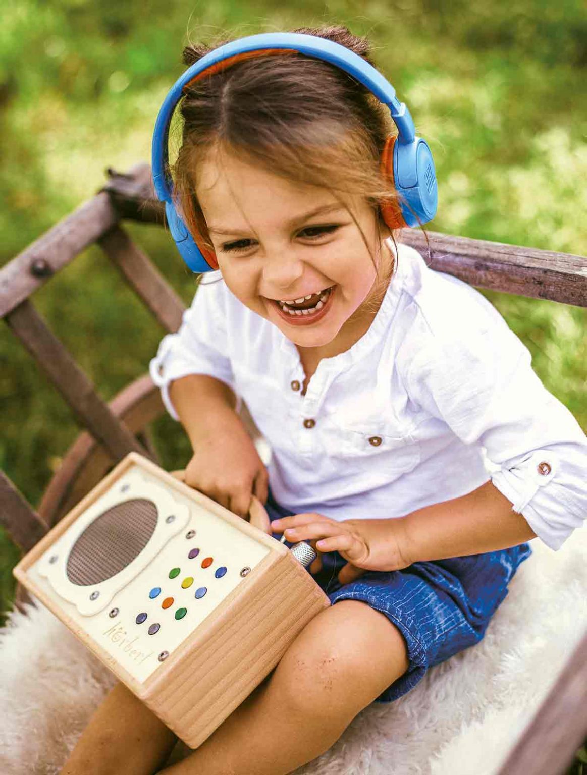 Spaß mit Bluetooth-Kopfhörer und mp3-Player für Kinder